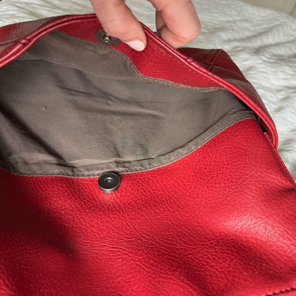 Matt and Nat Envelope Cross-Body Vegan Leather Bag - Red - Picture 3 of 10